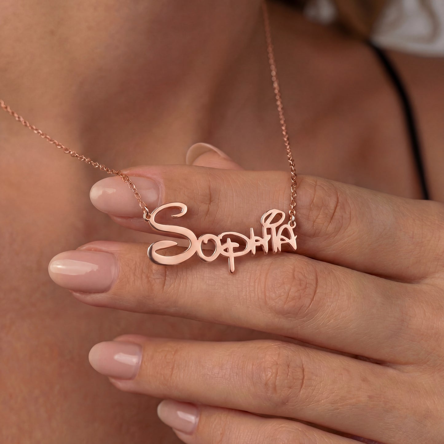 Halsband med personligt namn - Sidney Style