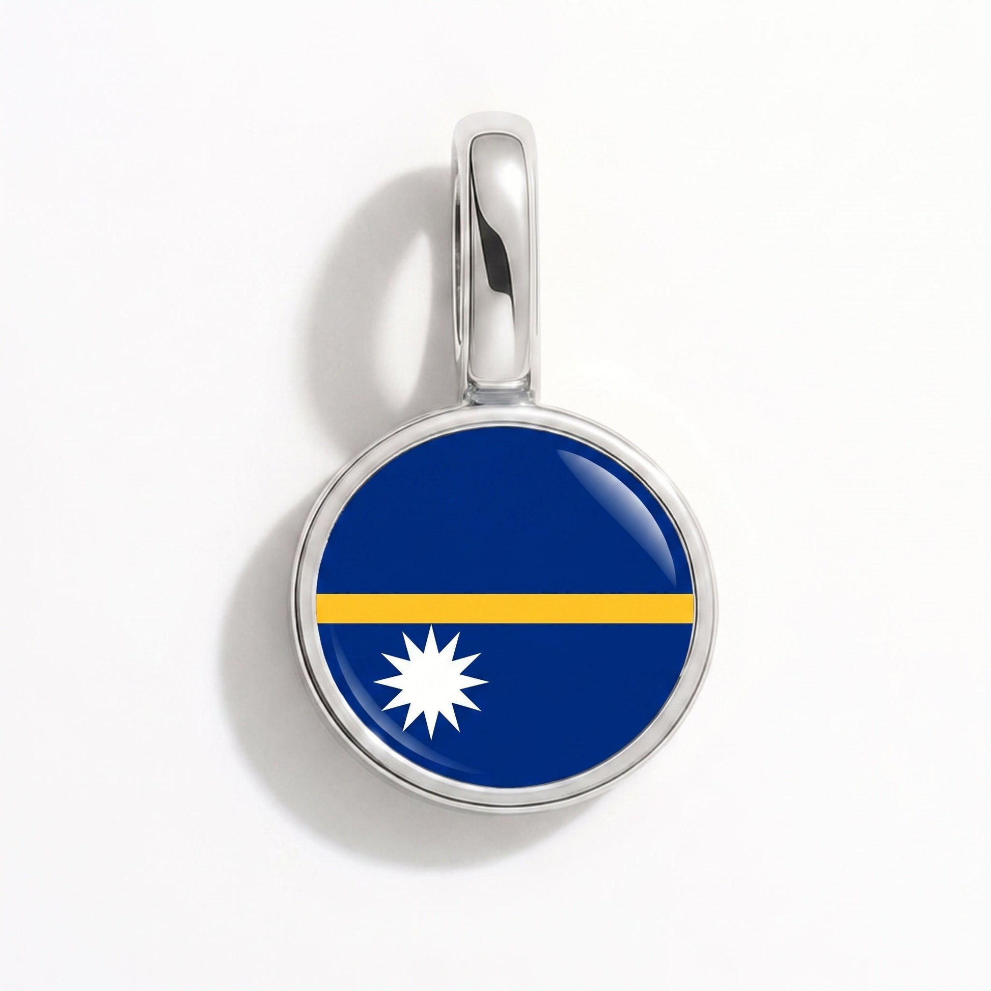 Flaggcharm Nauru – rektangulär silver
