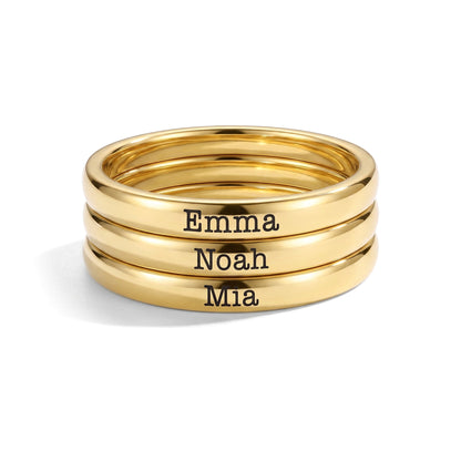 Tunn stapelbar namnring – guld – 3 ringar staplade